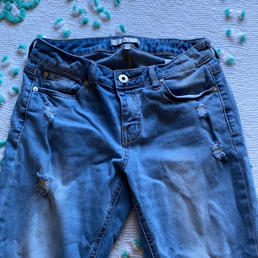 Mid-Rise Ankle Jeans